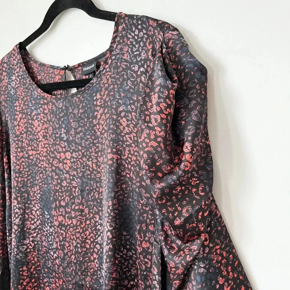 torrid Black and Burgundy Puff-Sleeve Animal Print Blouse - Picture 3 of 11